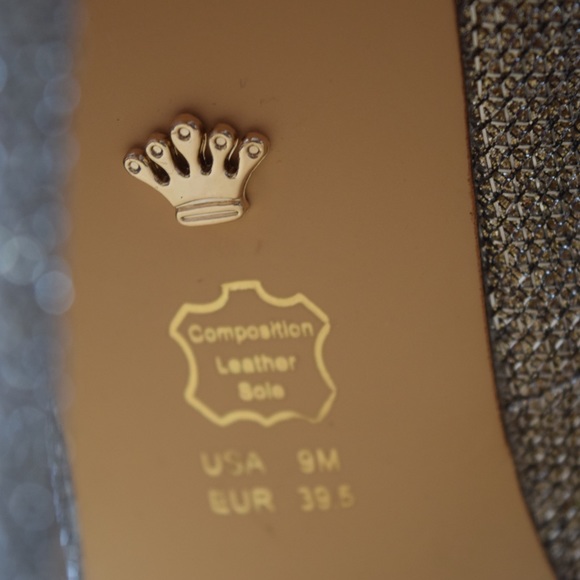 Gold 4” Pumps - Picture 3 of 6